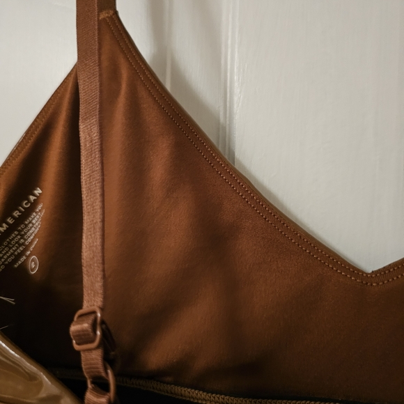 Good American Hologram V-neck Stretch-Woven Bra - Picture 11 of 11